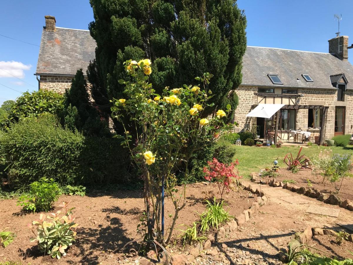 Savigny-le-Vieux Le Jardin Des Fees Bed & Breakfast エクステリア 写真