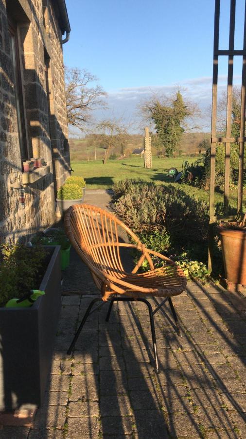 Savigny-le-Vieux Le Jardin Des Fees Bed & Breakfast エクステリア 写真