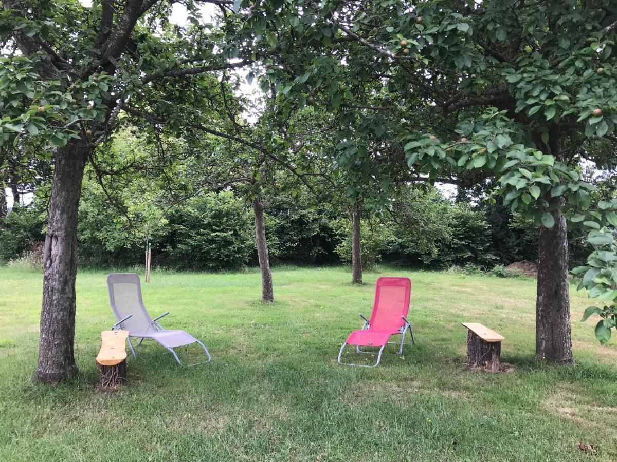 Savigny-le-Vieux Le Jardin Des Fees Bed & Breakfast エクステリア 写真
