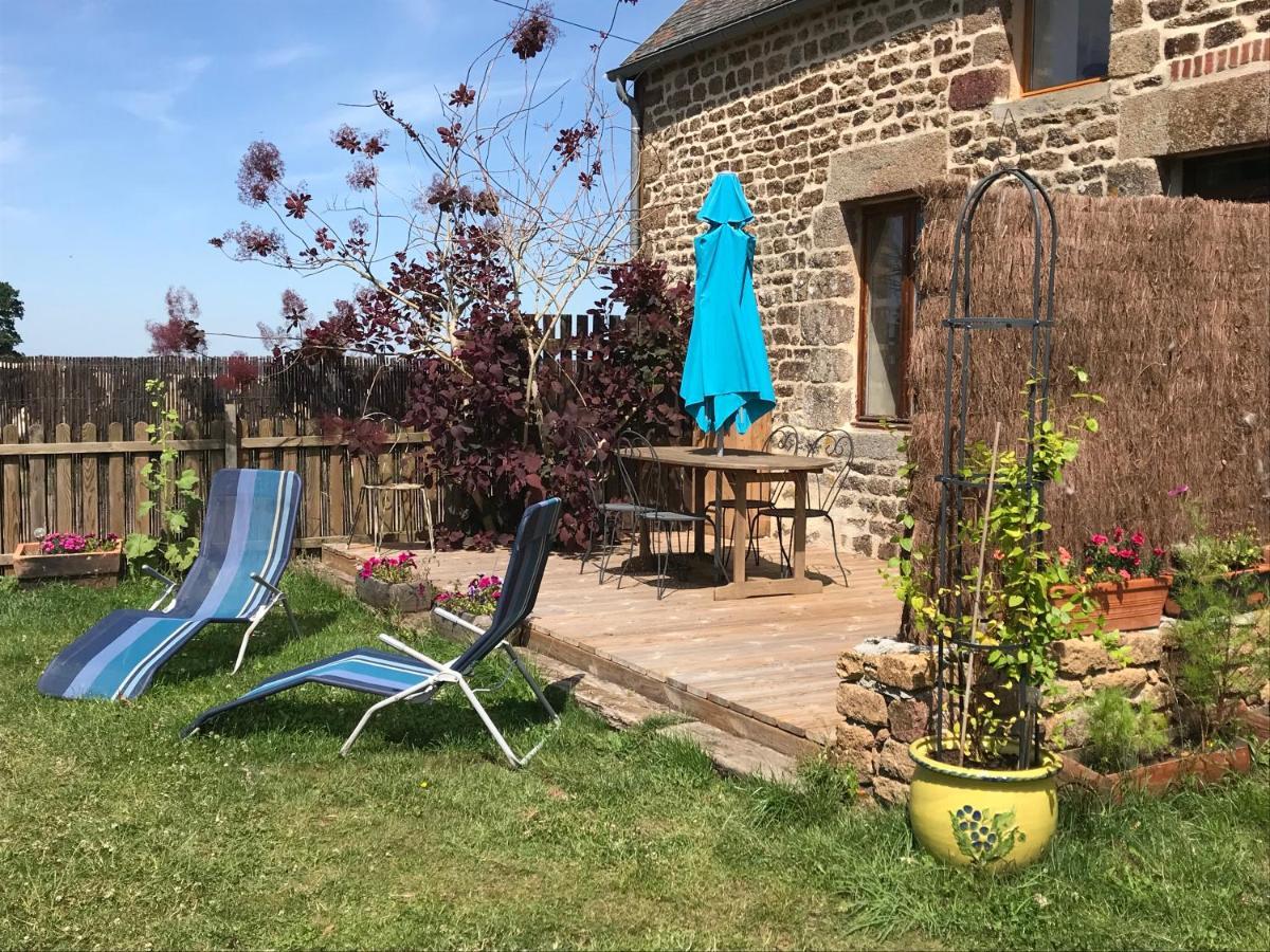 Savigny-le-Vieux Le Jardin Des Fees Bed & Breakfast エクステリア 写真