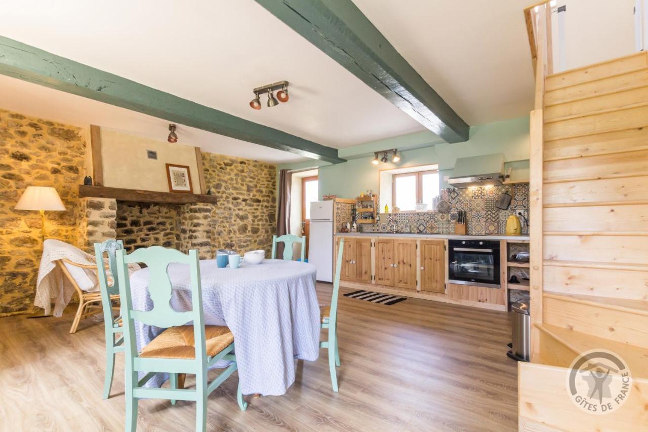 Savigny-le-Vieux Le Jardin Des Fees Bed & Breakfast エクステリア 写真